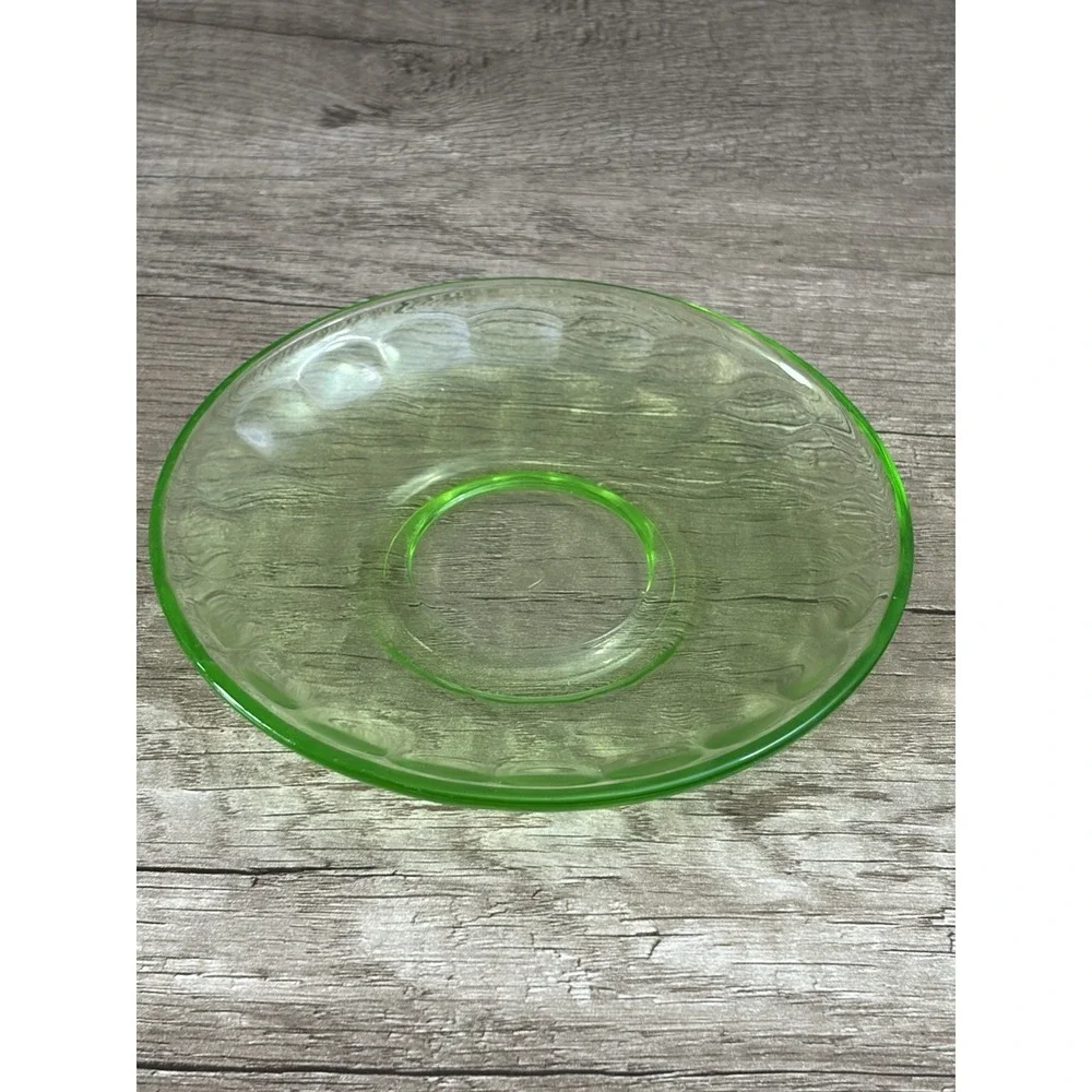 Vintage Federal Depression Glass Glowing Green Uranium Saucer 5.5